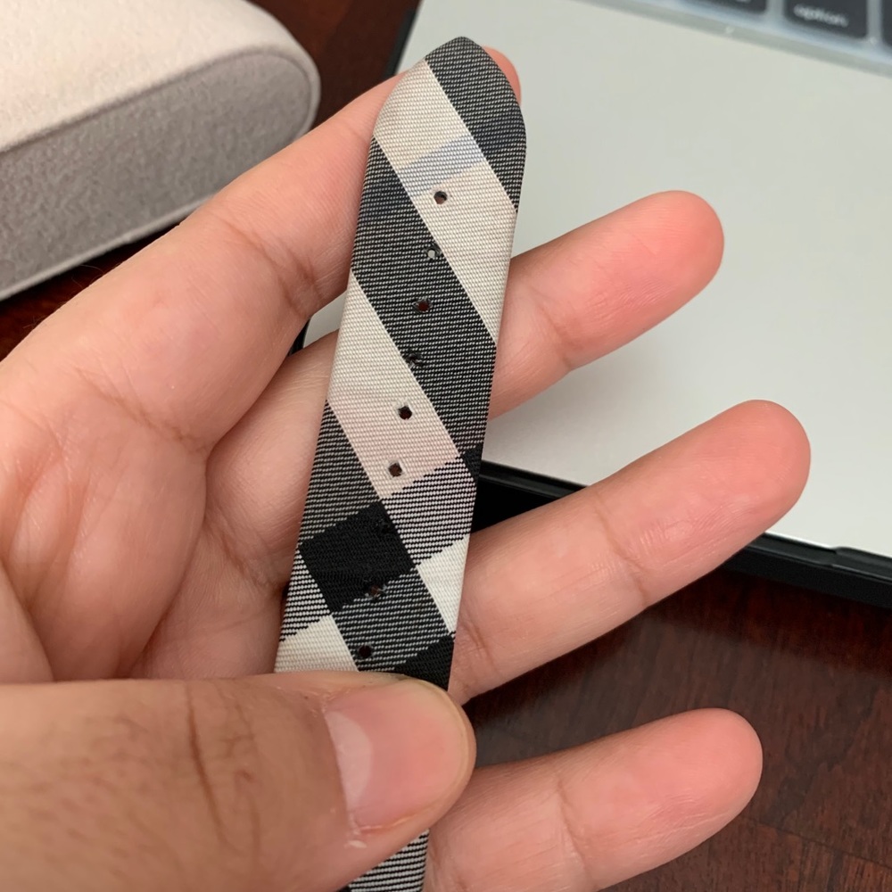 Burberry Watch🌟🌟SOLD🌟🌟 - Picture 5 of 7